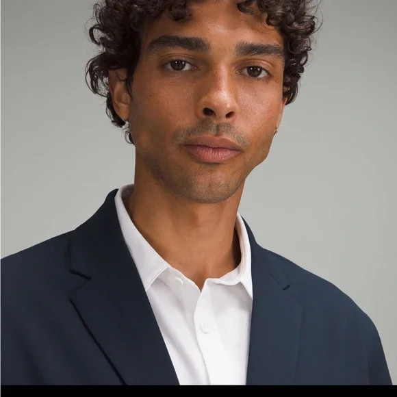 Lululemon - New venture button front blazer - Picture 5 of 16